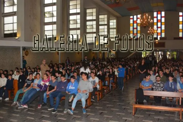 Celebración Eucarística inicio al Mes de María