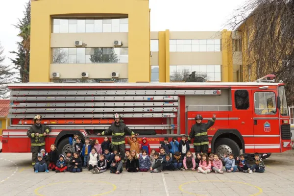 EDUCACIÓN PARVULARIA RINDE HOMENAJE A NUESTROS BOMBEROS