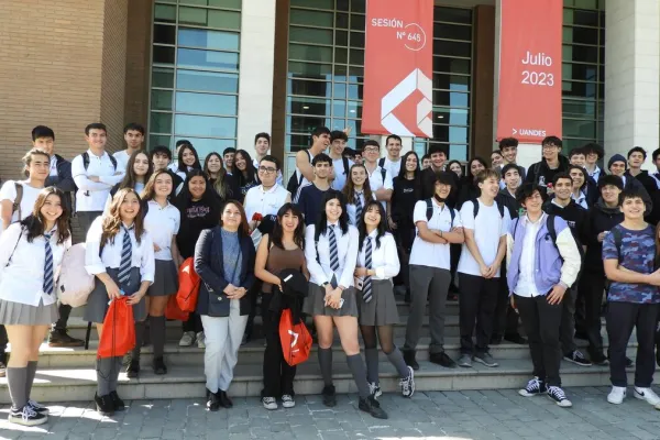 NUESTROS CUARTOS MEDIOS VISTAN LA UNIVERSIDAD DE LOS ANDES