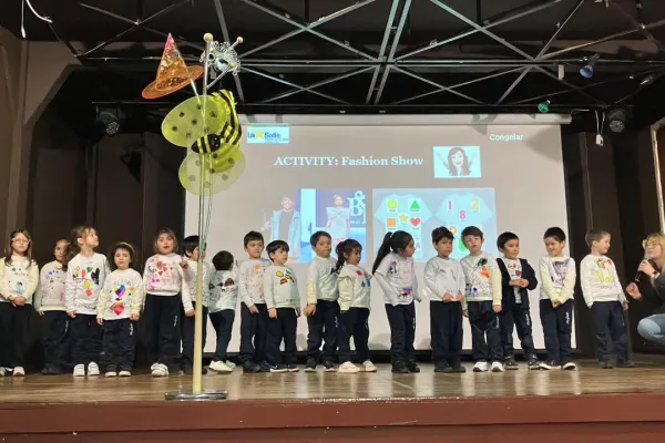 FASHION SHOW FESTIVAL CON ESTUDIANTES DE PREKÍNDER