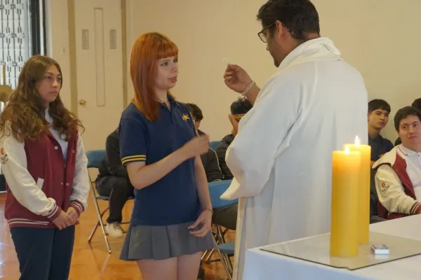 INICIAMOS LAS MISAS Y LITURGIAS CON NUESTROS ESTUDIANTES