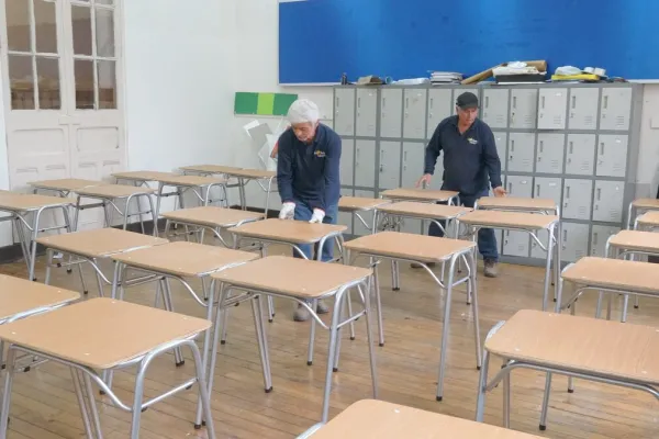 CONTINUAMOS CON EL PLAN DE RENOVACIÓN DEL MOBILIARIO ESCOLAR