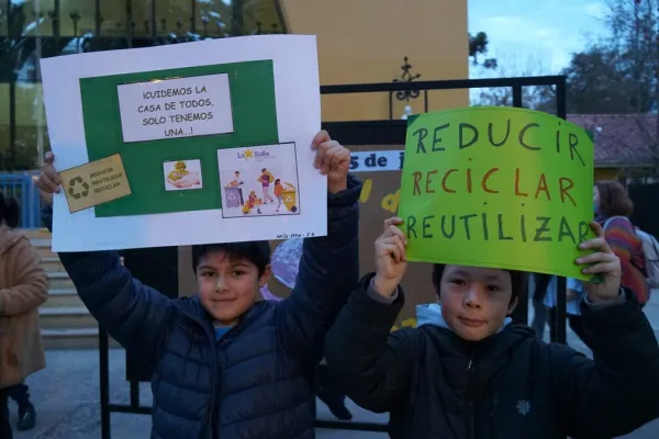 CONCIENTIZANDO A NUESTRA COMUNIDAD EN EL DÍA DEL MEDIO AMBIENTE