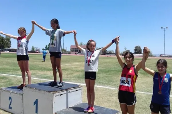 Alumnas vuelven a destacar en la Copa Atletismo Escolar