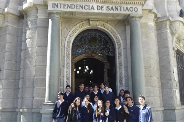 Terceros medios visitan centro cívico de Santiago