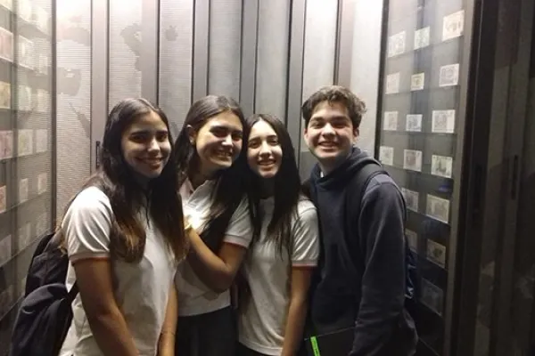 Alumnos de primero  medio visitan el Banco Central