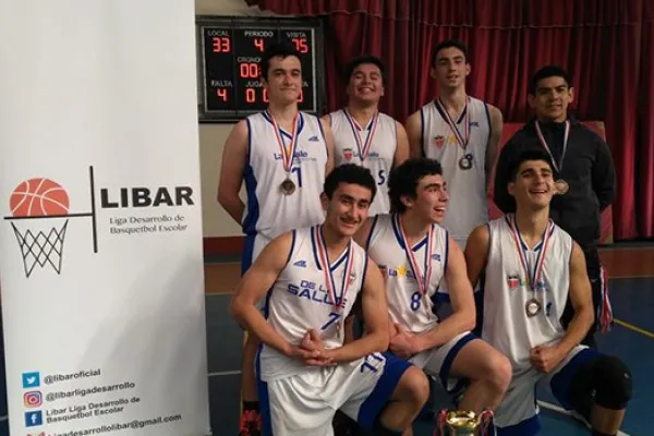 Equipo de básquetbol obtiene tercer lugar en el torneo “LIBAR”