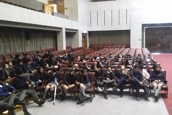 Alumnos de cuarto medio visitan el Congreso Nacional