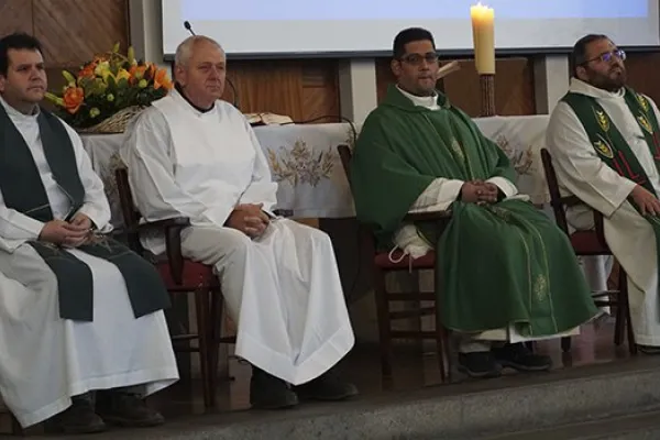 Ex alumno Padre Pablo Olivares Aguiló, HSMI, celebra su segunda misa en nuestro colegio