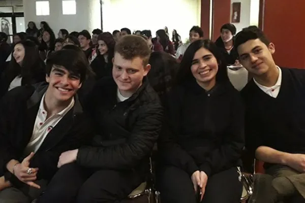 Alumnos participan en "Public Speaking"