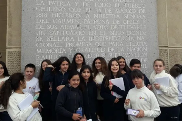 Alumnos de sexto básico visitan Museo del Carmen