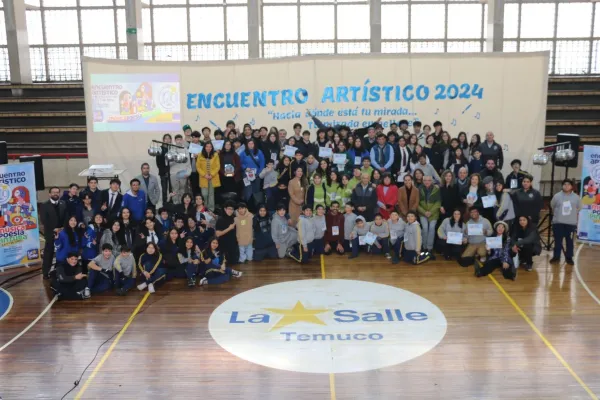ENCUENTRO ARTÍSTICO... 'HACÍA DÓNDE ESTÁ TU MIRADA... TU MIRADA EMBELLECE'