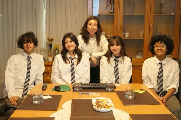 NUESTRO COLEGIO PARTICIPA DEL IV TORNEO INTERESCOLAR DE DEBATE UCEN