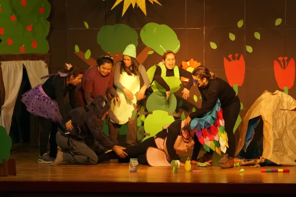 OBRA DE TEATRO 'EL ZORZAL Y LA LOMBRIZ'