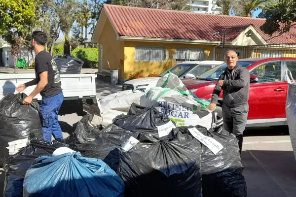 ¡SE REUNIERON 246 KILOS DE LATAS!