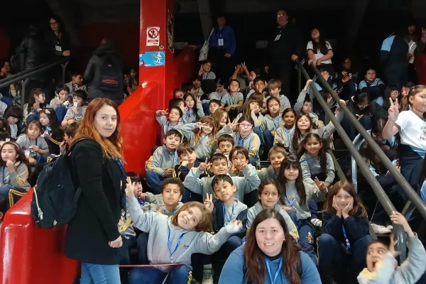 ESTUDIANTES DE 1° Y 2° BÁSICO DISFRUTARON DE LA OBRA 'DRAGONES'