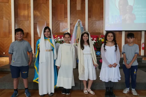 INICIAMOS NUESTRA CELEBRACIÓN DEL MES DE MARÍA