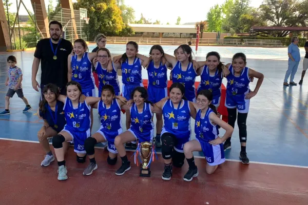¡PRIMER Y SEGUNDO LUGAR OBTUVIERON NUESTRAS BASQUETBOLISTAS!
