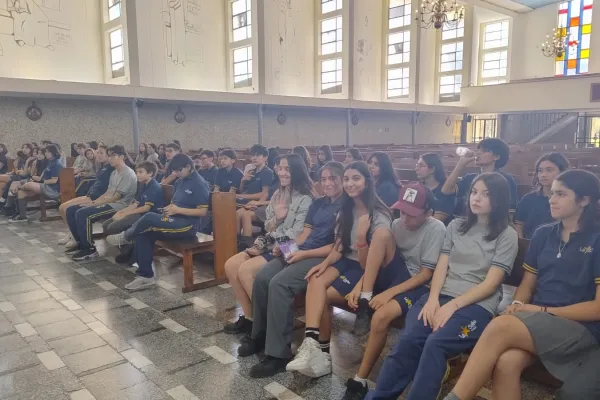 NUEVOS MONITORES PARA NUESTROS ENCUENTROS CON CRISTO