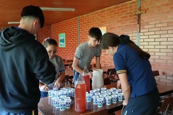 INICIAMOS LAS ACTIVIDADES SOLIDARIAS CON NUESTROS ESTUDIANTES