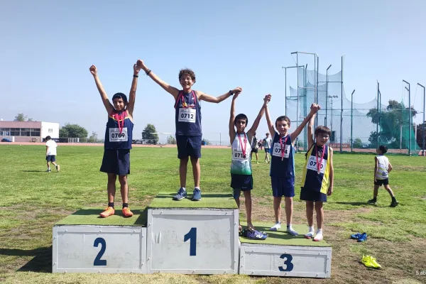 CON UN PRIMER LUGAR EN ATLETISMO INICIAMOS LAS COMPETENCIAS EN NUESTROS TALLERES
