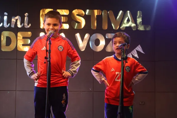 NUESTROS SEGUNDOS BÁSICOS Y SU MINI FESTIVAL DE LA VOZ