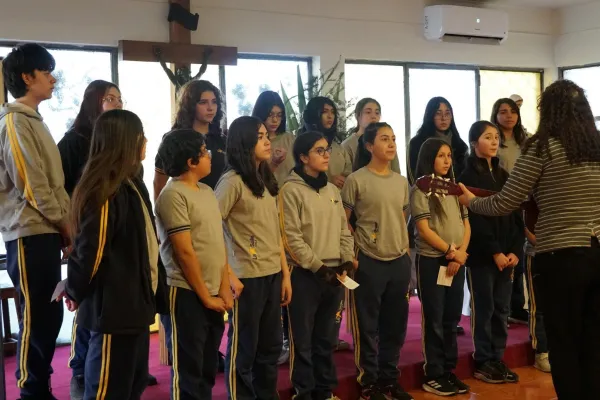 ¡NUESTROS ESTUDIANTES SE PREPARAN CON MUCHO ENTUSIASMO!