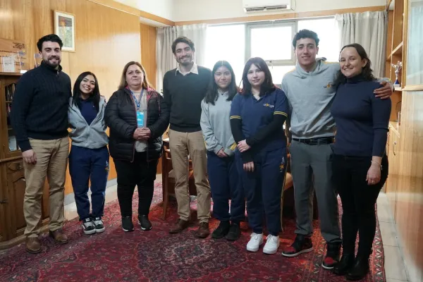 CON LA ENTREGA DEL 'KIT DE ECONOMÍA LOCAL', FINALIZA PROYECTO DEL ELECTIVO DE ECONOMÍA Y SOCIEDAD