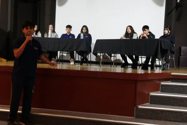 ESTUDIANTES DE III° MEDIO PARTICIPARON EN UN DEBATE FINAL SOBRE TEMAS DE ACTUALIDAD