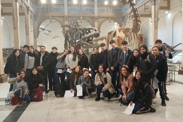 ESTUDIANTES DE PRIMERO MEDIO VISITARON EL MUSEO NACIONAL DE HISTORIA NATURAL