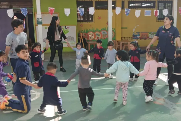 NUESTROS ESTUDIANTES VISITARON EL JARDÍN REINA DE LA PAZ