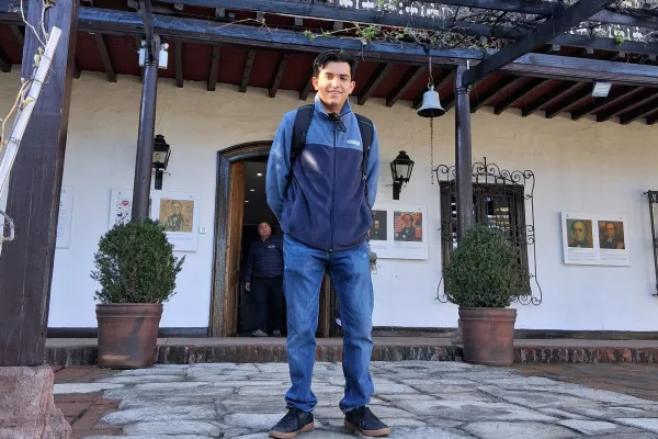 NUESTRO ESTUDIANTE PARTICIPA EN LAS OLIMPIADAS DE FÍSICA UNAB 2025