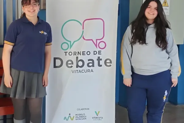 ¡AVANZARON A LA FINAL DEL TORNEO DE DEBATE!