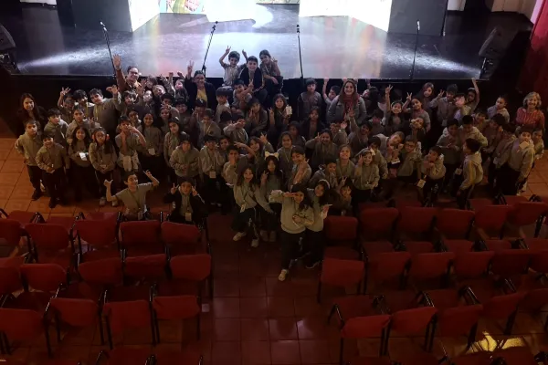 UNA MÁGICA JORNADA TEATRAL VIVIERON NUESTROS ESTUDIANTES DE 1° Y 2° BÁSICO