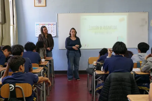 ORIENTANDO A NUESTROS OCTAVOS BÁSICOS EN SU TRANSICIÓN A LA ENSEÑANZA MEDIA