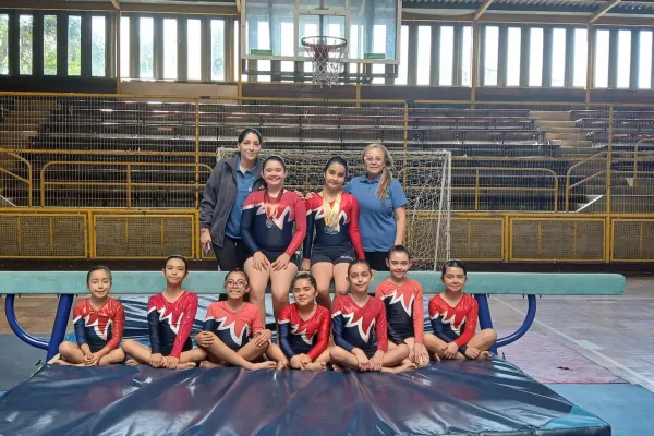 DESTACADA PARTICIPACIÓN DE NUESTRAS GIMNASTAS EN CAMPEONATO FORMATIVO