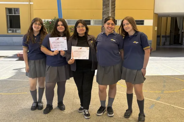 ¡PRIMER LUGAR EN DEBATE ESCOLAR PEDRO DE VALDIVIA!