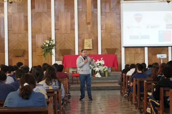 CHARLA 'PENSAMIENTO CRÍTICO EN ACCIÓN'