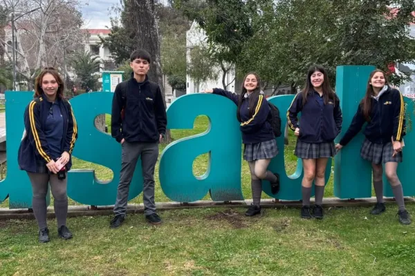 ORGULLOSOS DE NUESTROS REPRESENTANTES EN DEBATE USACH